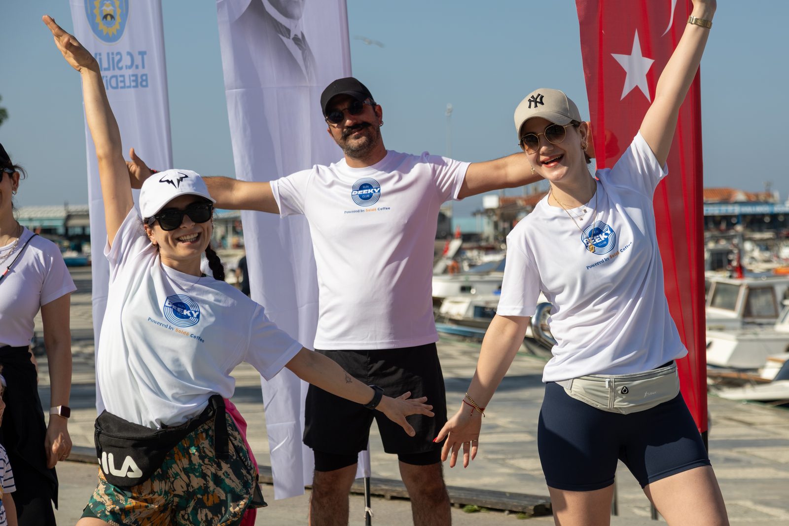 Beeky Run Club üyeleri Silivri sahilinde